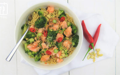 Noedels met zalm en broccoli